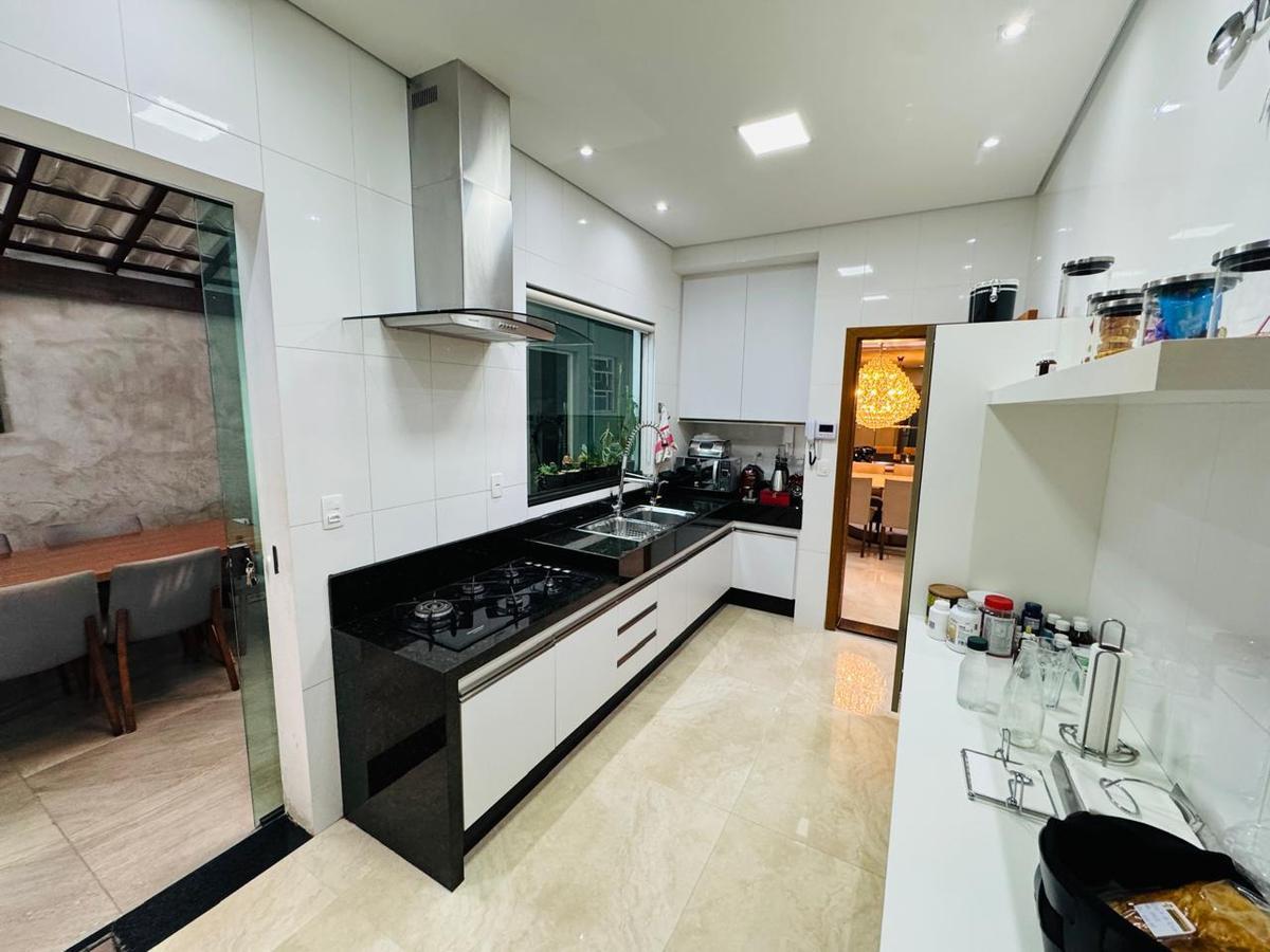 Casa, Copacabana, 3 Quartos, 5 Vagas, 2 Suítes