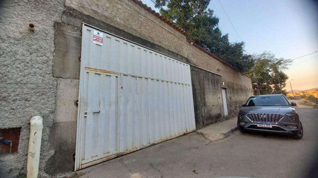 Casa, Nações Unidas, 3 Quartos, 0 Vaga, 2 Suítes