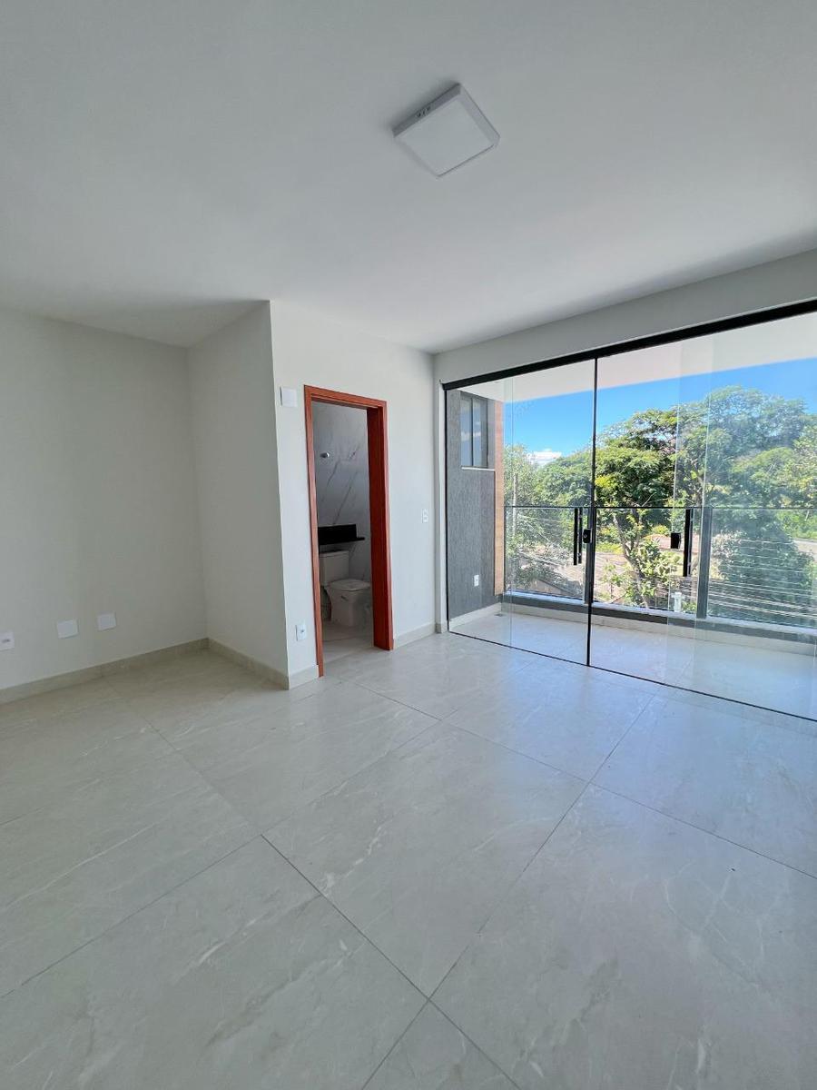 Casa, Planalto, 3 Quartos, 4 Vagas, 3 Suítes