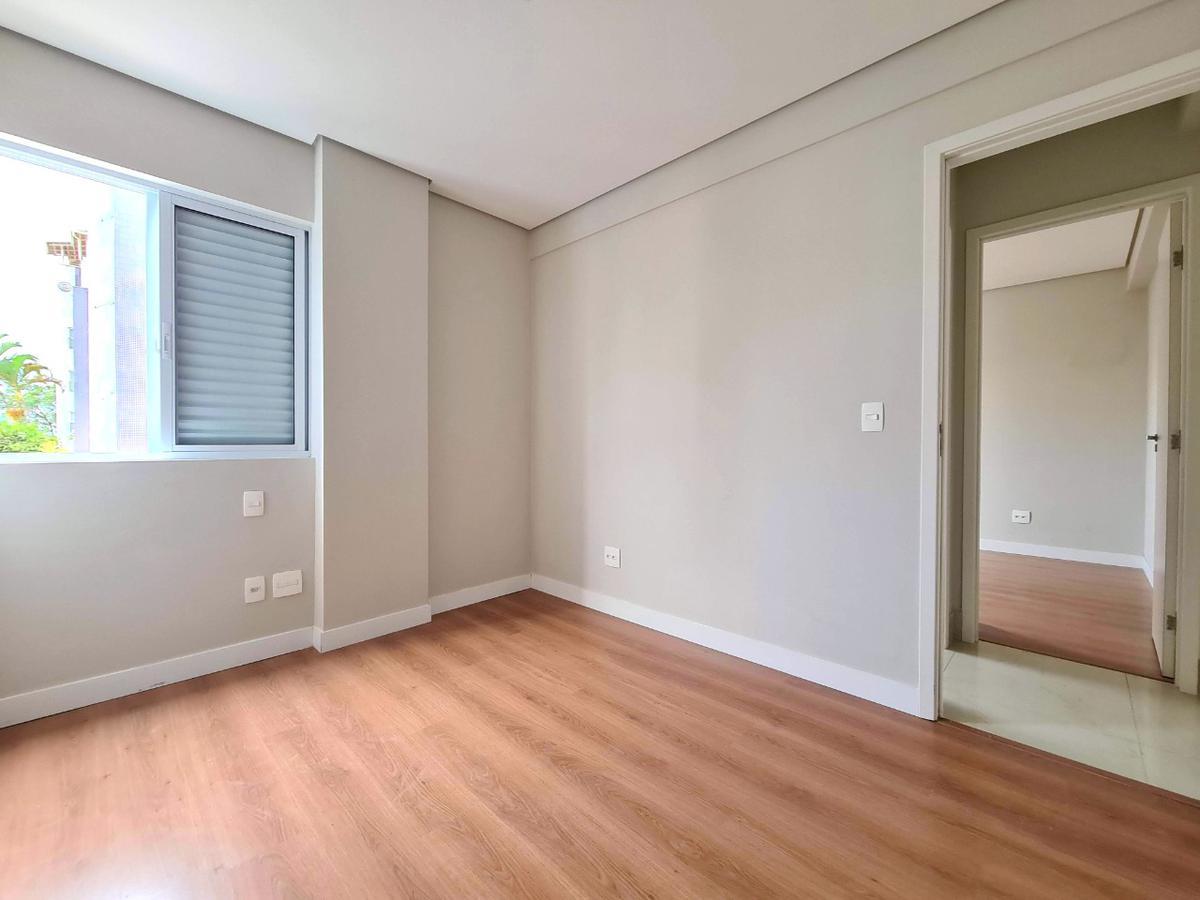 Apartamento, Sagrada Família, 3 Quartos, 2 Vagas, 1 Suíte