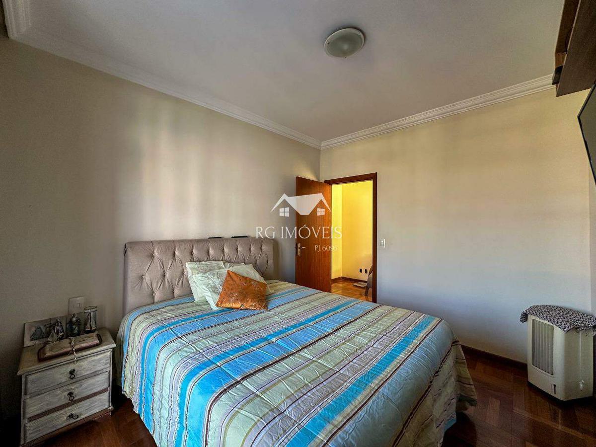 Casa, Tirol, 4 Quartos, 0 Vaga, 1 Suíte