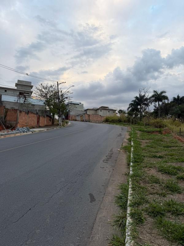 Lote, Liberdade, 0 Quarto, 0 Vaga