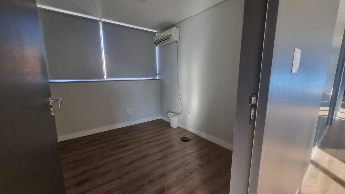 Sala, Savassi, 0 Quarto, 8 Vagas