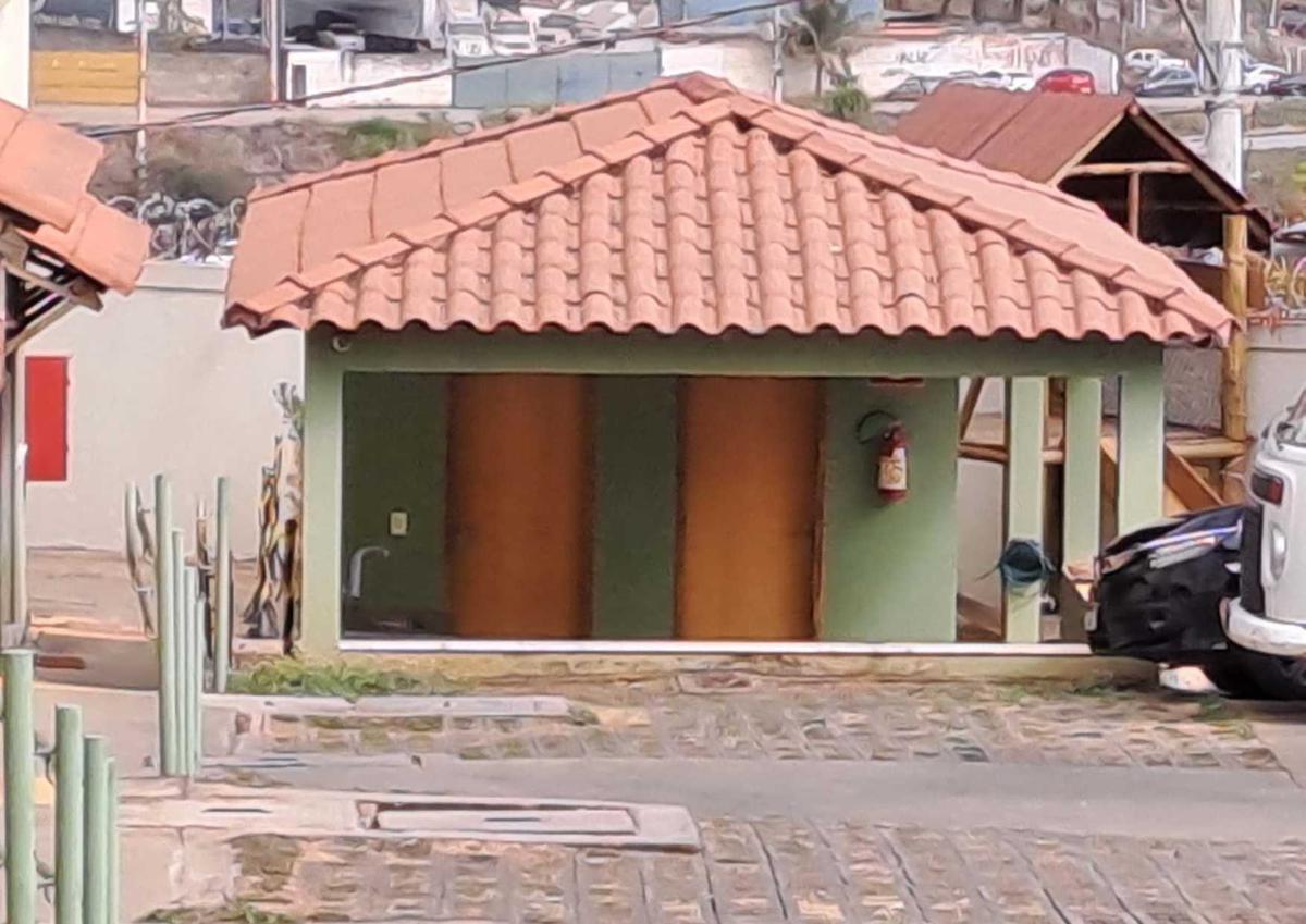 Casa, Cabral, 2 Quartos, 1 Vaga