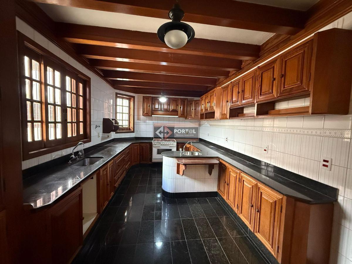 Casa Comercial, Itapoã, 5 Quartos, 4 Vagas, 2 Suítes