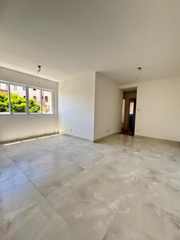 Apartamento, Sagrada Família, 3 Quartos, 2 Vagas, 1 Suíte