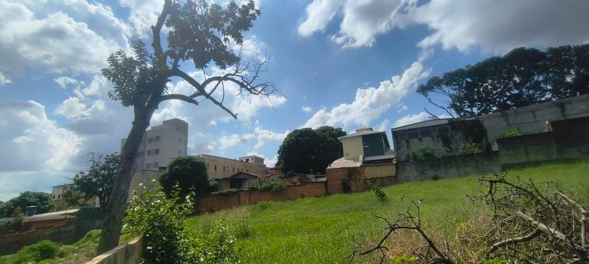 Lote, Céu Azul, 0 Quarto, 0 Vaga