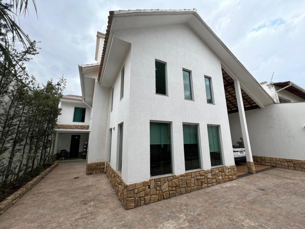 Casa, Castelo, 4 Quartos, 4 Vagas, 1 Suíte