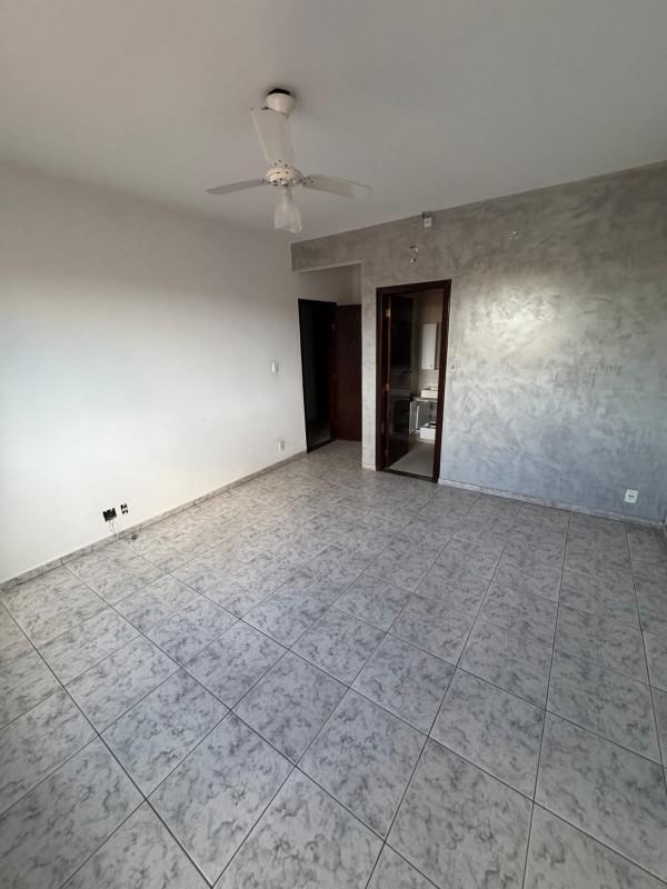 Casa, Bom Retiro, 3 Quartos, 4 Vagas, 1 Suíte