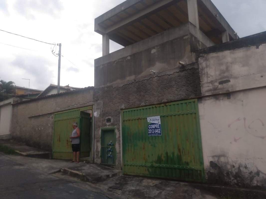 Casa, Fonte Grande, 3 Quartos, 8 Vagas, 1 Suíte