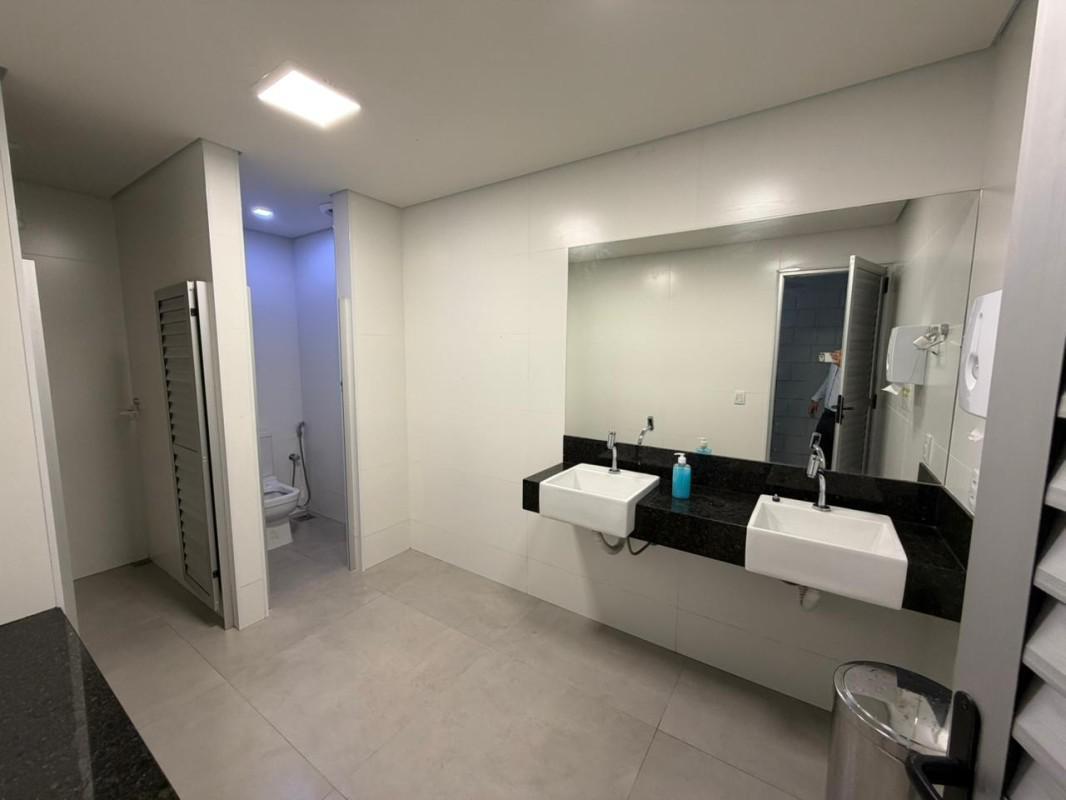 Galpão, Serrano, 0 Quarto, 10 Vagas