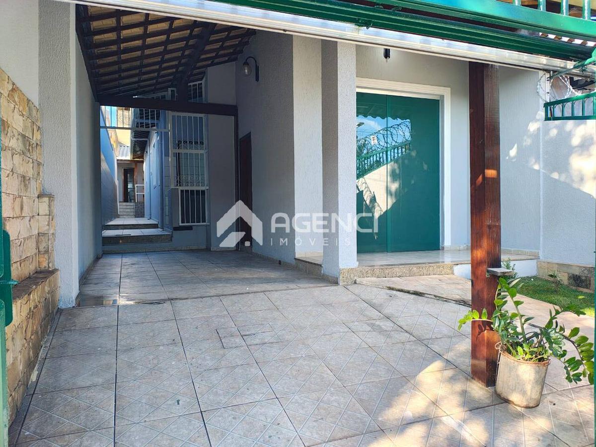 Casa, Santa Mônica, 3 Quartos, 0 Vaga, 1 Suíte
