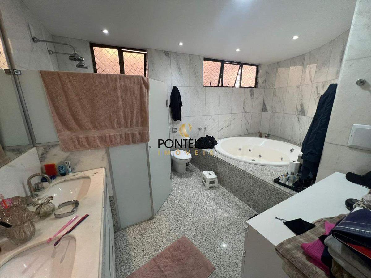 Cobertura, Centro, 4 Quartos, 6 Vagas, 2 Suítes