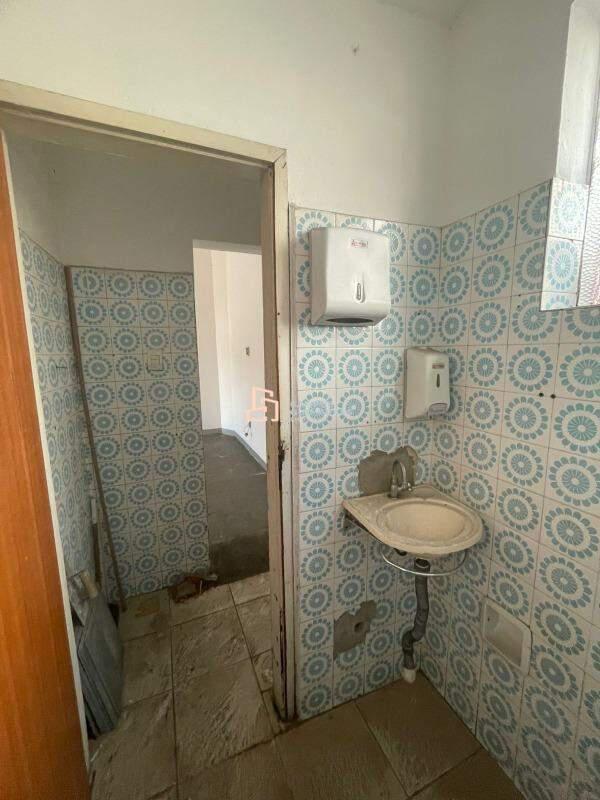 Loja, Barreiro, 1 Vaga