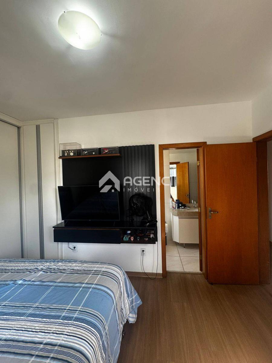 Apartamento, Castelo, 3 Quartos, 0 Vaga, 1 Suíte