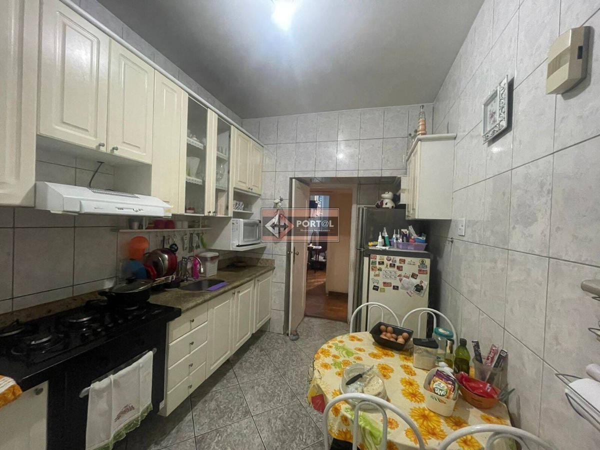 Apartamento, Centro, 4 Quartos, 0 Vaga, 1 Suíte