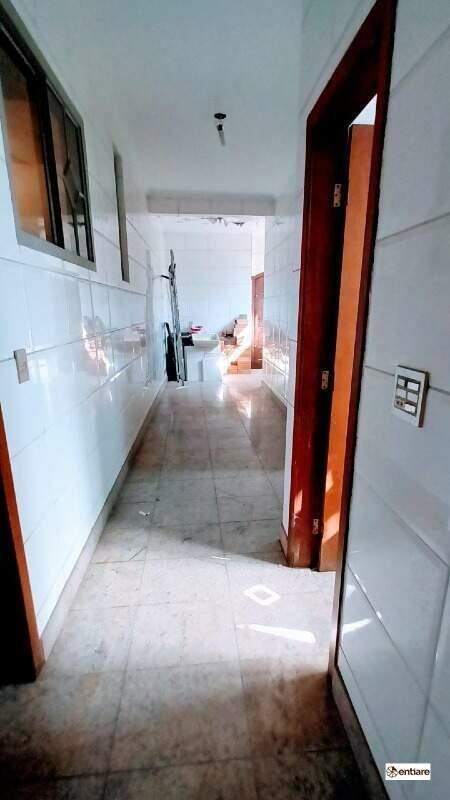 Casa Comercial, Venda Nova, 7 Quartos, 0 Vaga, 1 Suíte