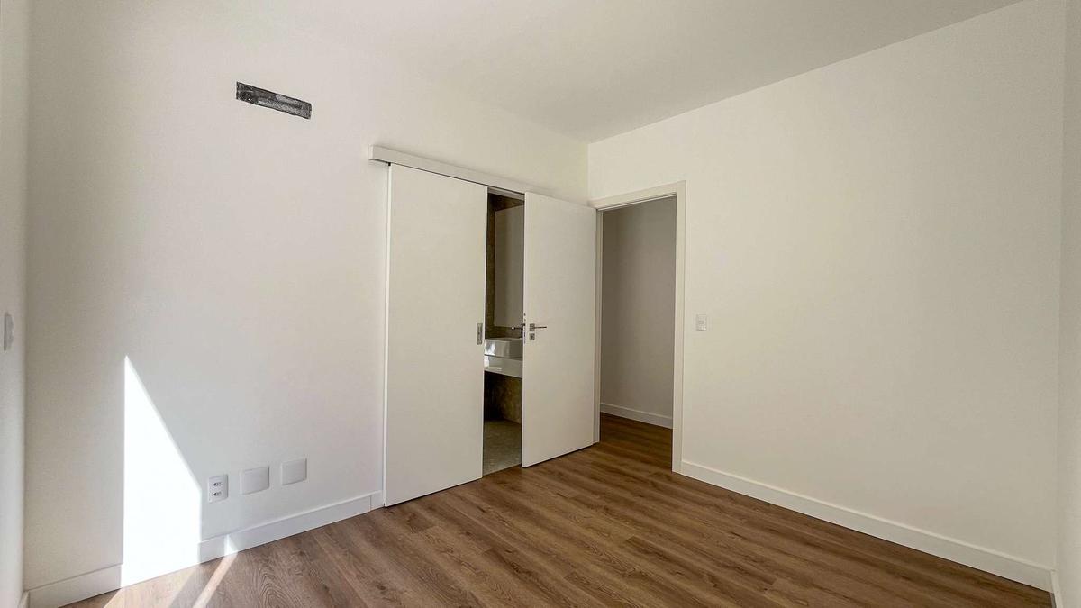 Apartamento, Cruzeiro, 4 Quartos, 4 Vagas, 2 Suítes