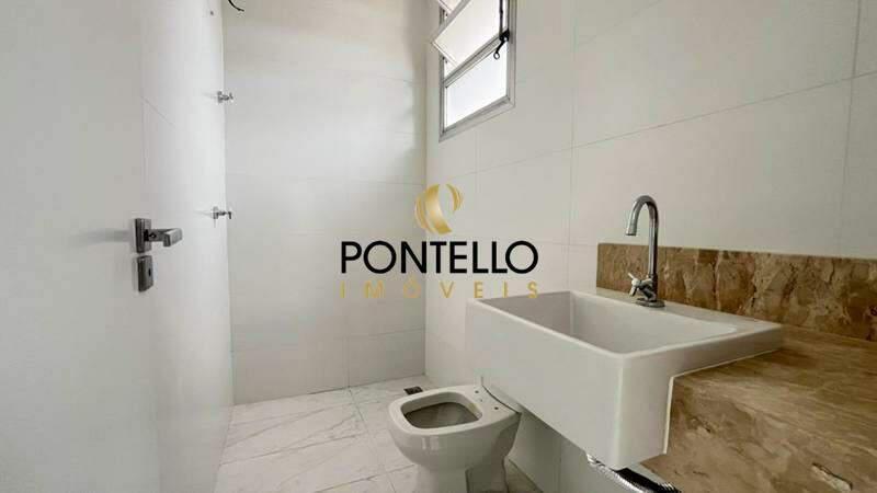 Cobertura, Centro, 2 Quartos, 0 Vaga, 4 Suítes