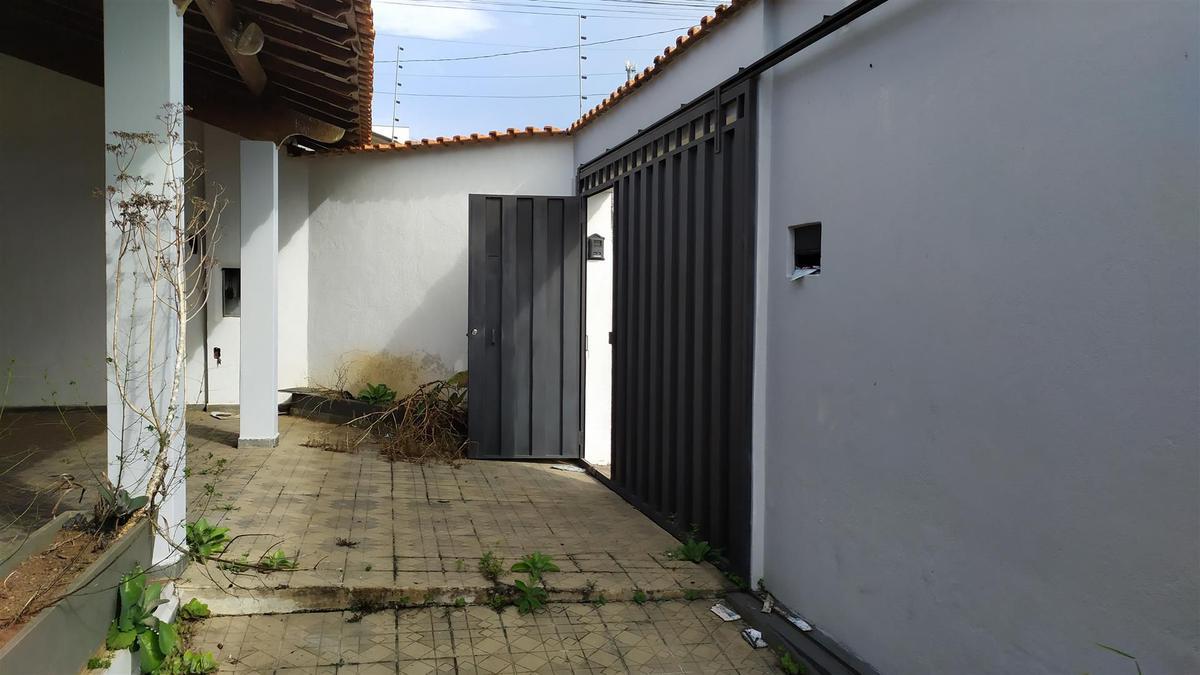 Casa, Jardim Sion, 3 Quartos, 30 Vagas, 1 Suíte