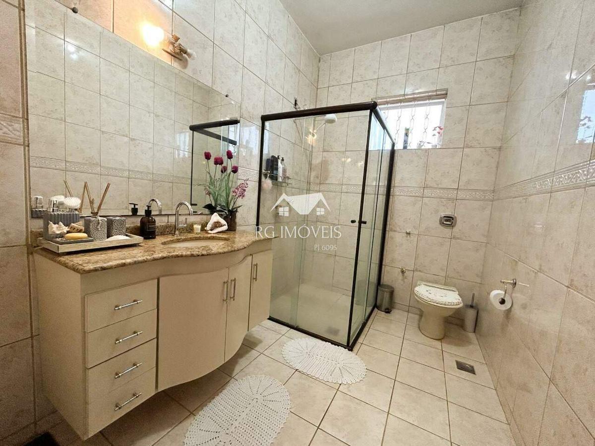Casa, Barreiro, 3 Quartos, 4 Vagas, 1 Suíte