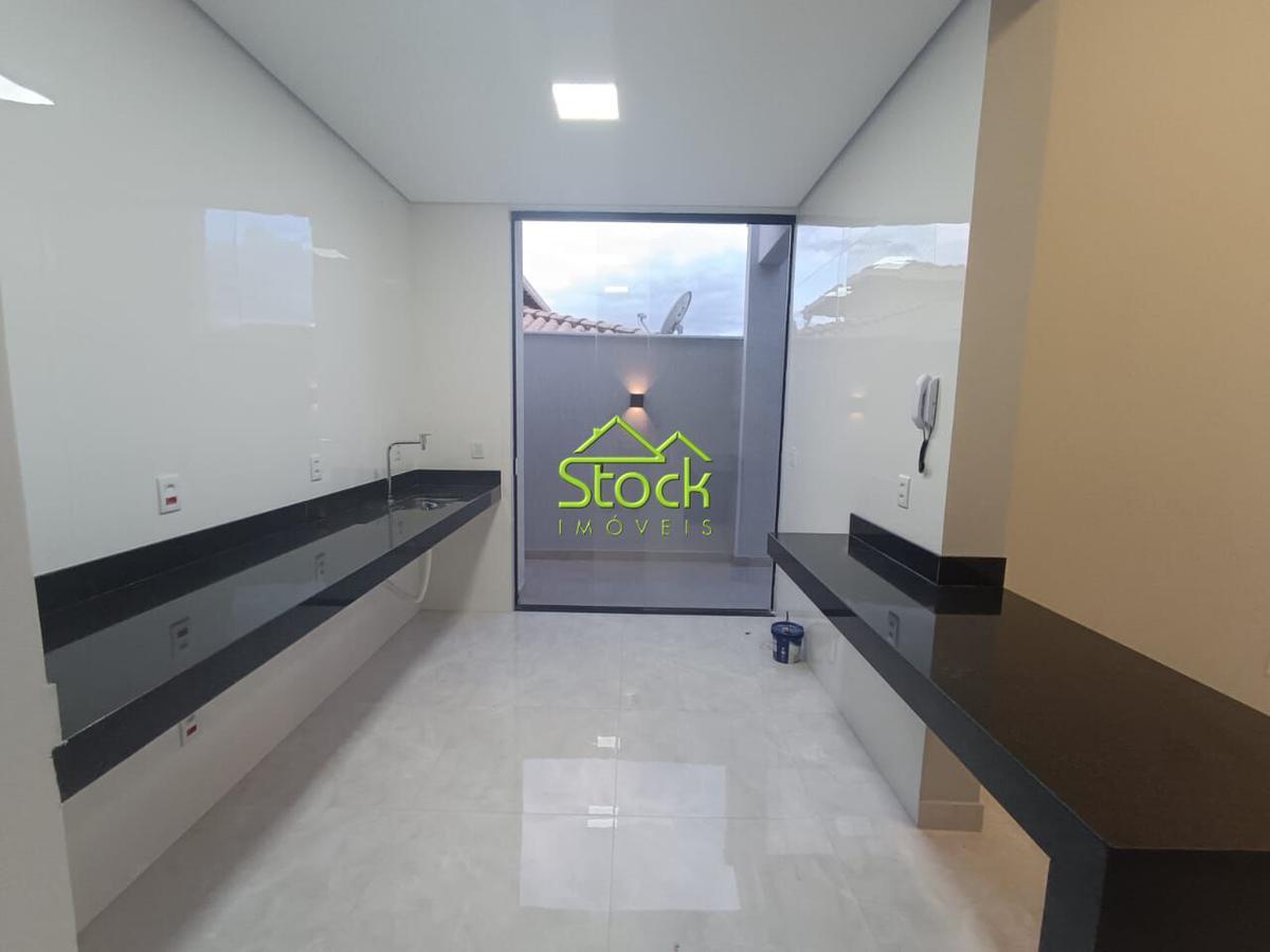 Casa, Jardim Imperial, 3 Quartos, 2 Vagas, 1 Suíte