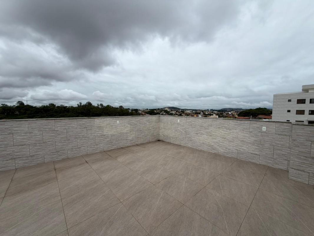 Cobertura, Planalto, 3 Quartos, 2 Vagas, 1 Suíte