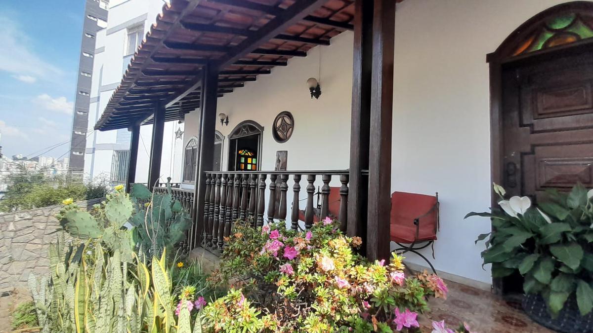 Casa, Nova Suíssa, 6 Quartos, 4 Vagas, 3 Suítes