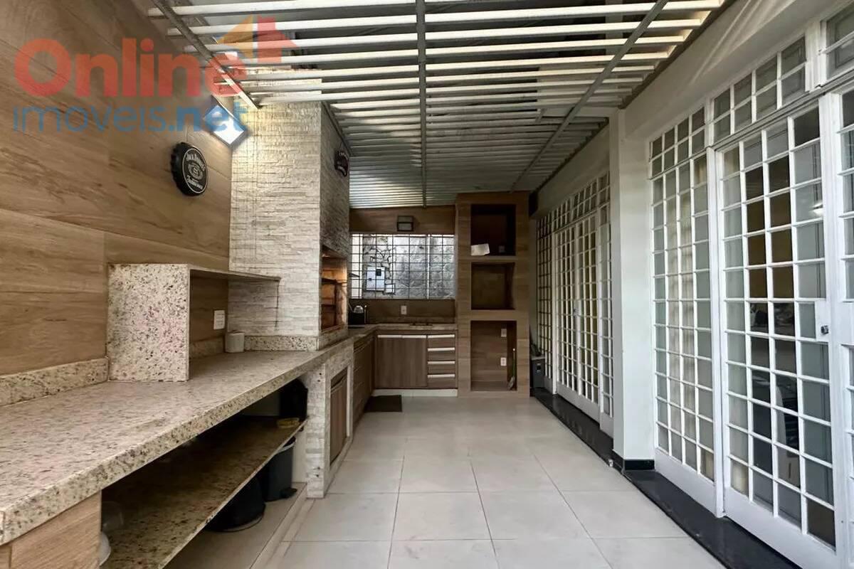 Casa, Serra, 4 Quartos, 0 Vaga, 1 Suíte