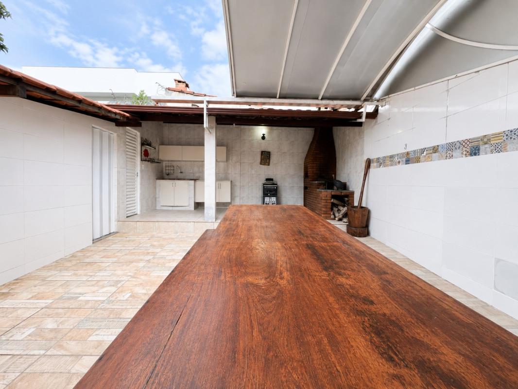 Casa, Castelo, 3 Quartos, 2 Vagas, 1 Suíte