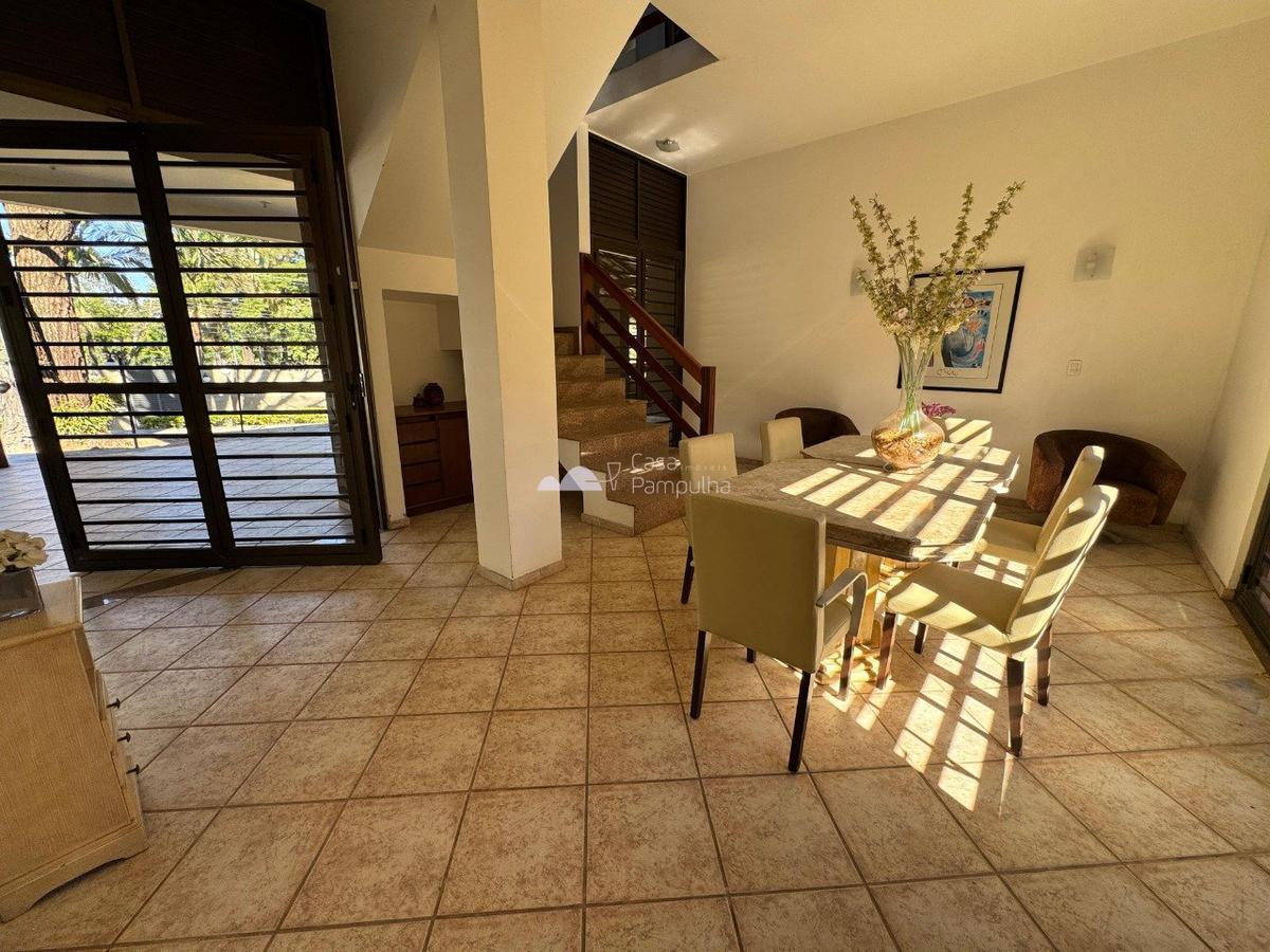 Casa, Trevo, 3 Quartos, 10 Vagas, 3 Suítes