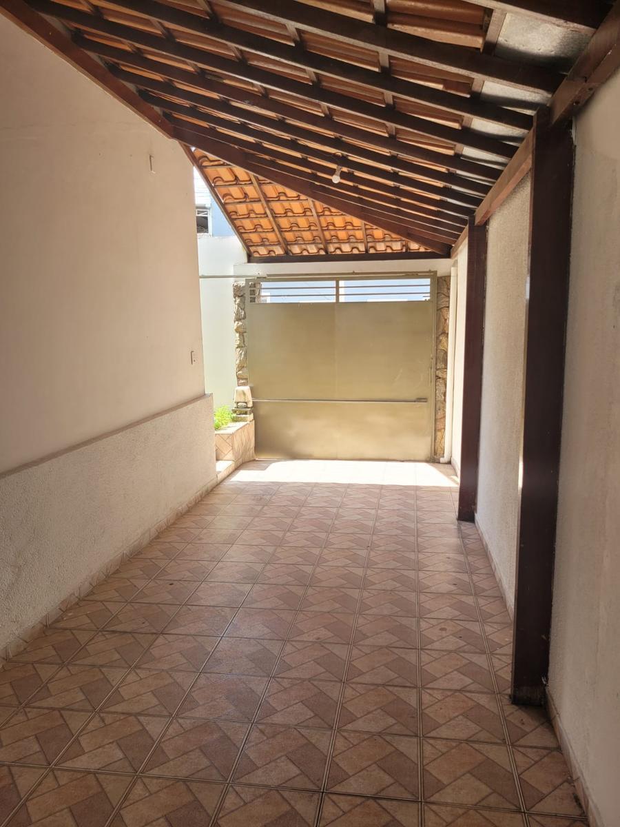 Casa, Centro, 6 Vagas, 2 Suítes