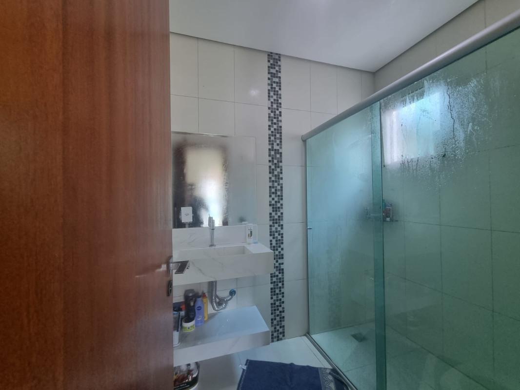 Casa, Europa, 3 Quartos, 2 Vagas, 1 Suíte