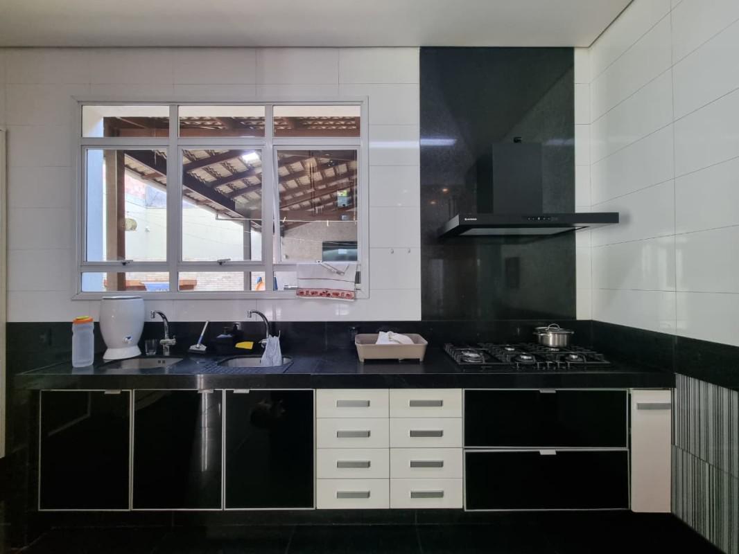 Casa, Jardim Riacho das Pedras, 3 Quartos, 4 Vagas, 1 Suíte