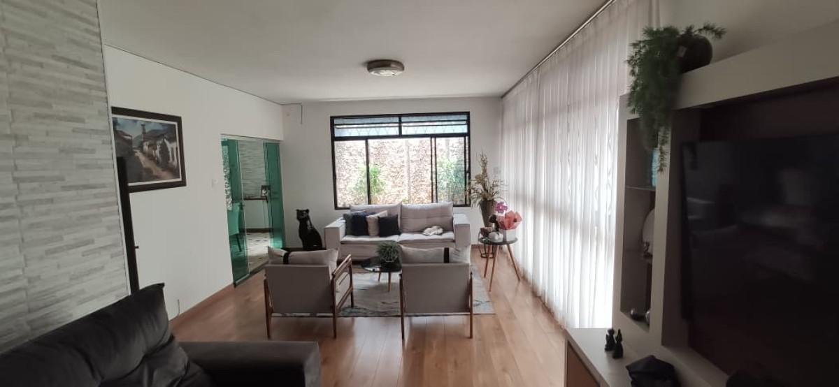 Casa, Floresta, 4 Quartos, 3 Vagas, 2 Suítes