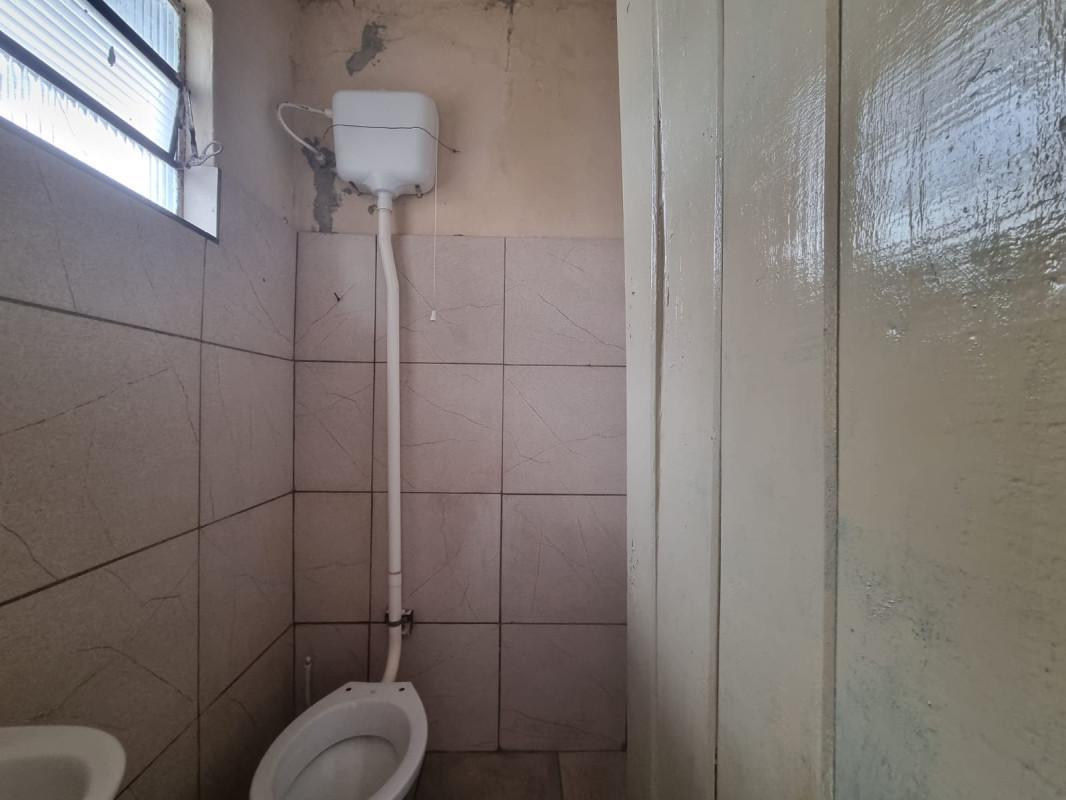 Quitinete, Industrial, 1 Quarto, 0 Vaga