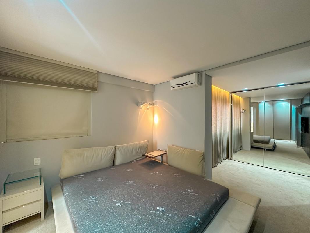 Cobertura, Funcionários, 2 Quartos, 2 Vagas, 2 Suítes