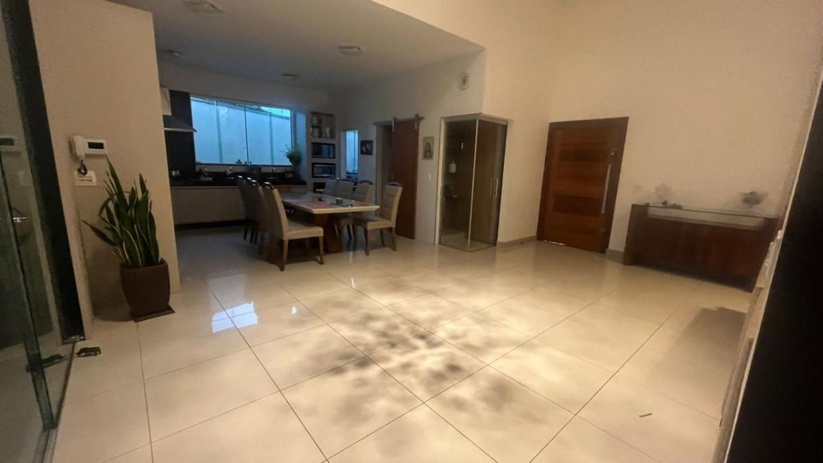 Casa, Trevo, 4 Quartos, 5 Vagas, 4 Suítes