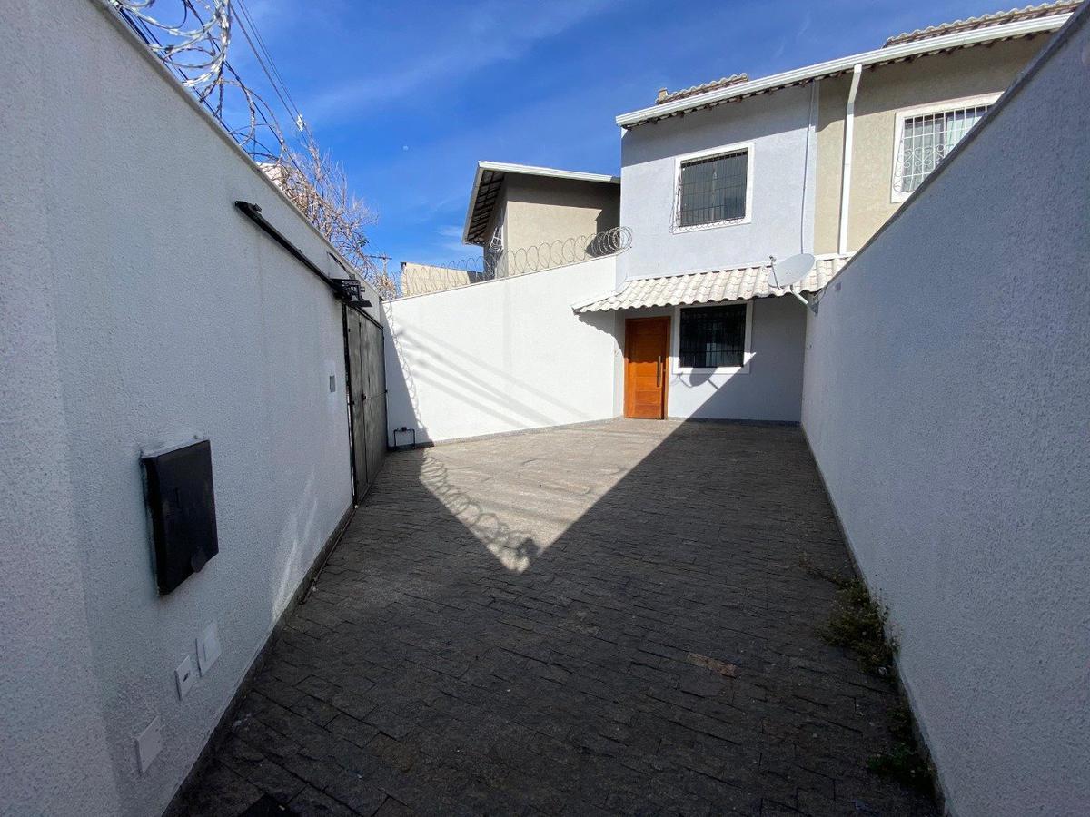 Casa, Santa Branca, 2 Quartos, 3 Vagas