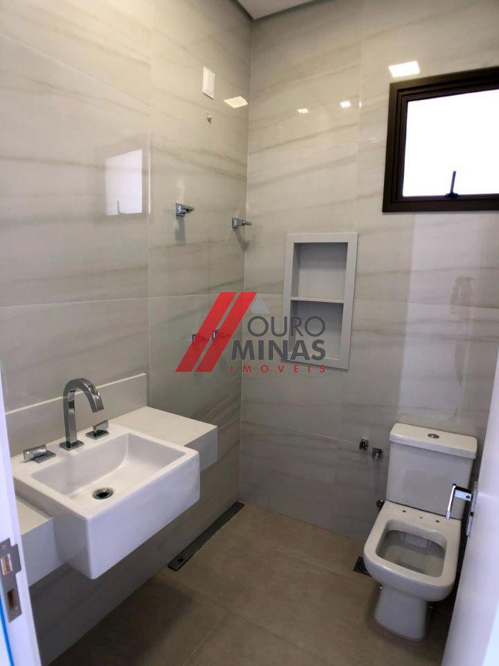 Casa, Centro, 4 Quartos, 4 Vagas, 2 Suítes