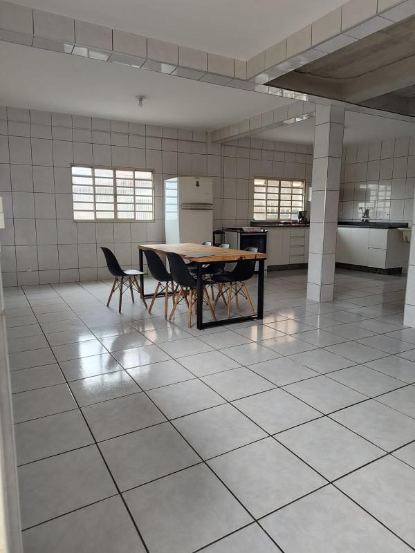 Casa, Milionários, 4 Quartos, 4 Vagas, 1 Suíte