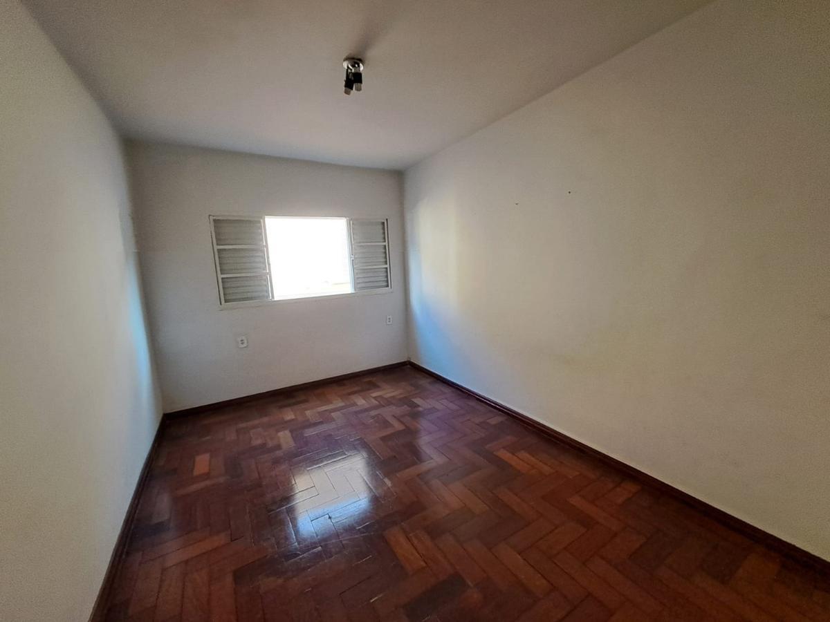 Casa, Centro, 3 Quartos, 0 Vaga, 1 Suíte