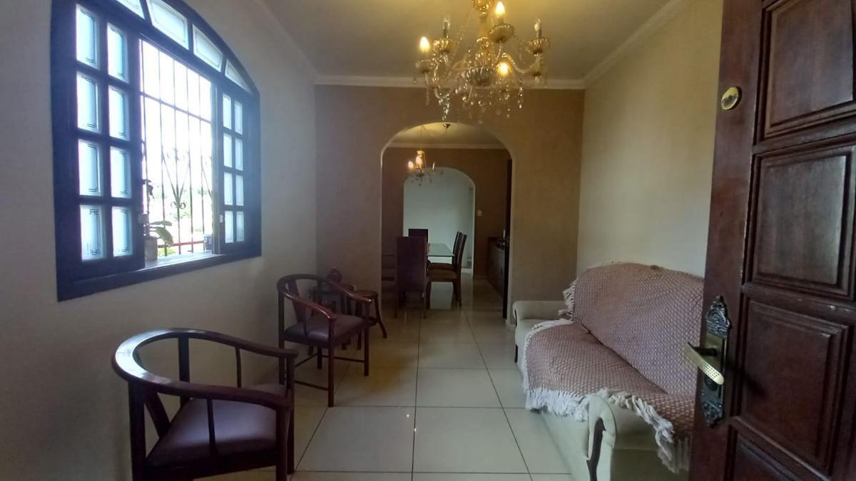 Casa, Cachoeirinha, 5 Quartos, 3 Vagas, 1 Suíte