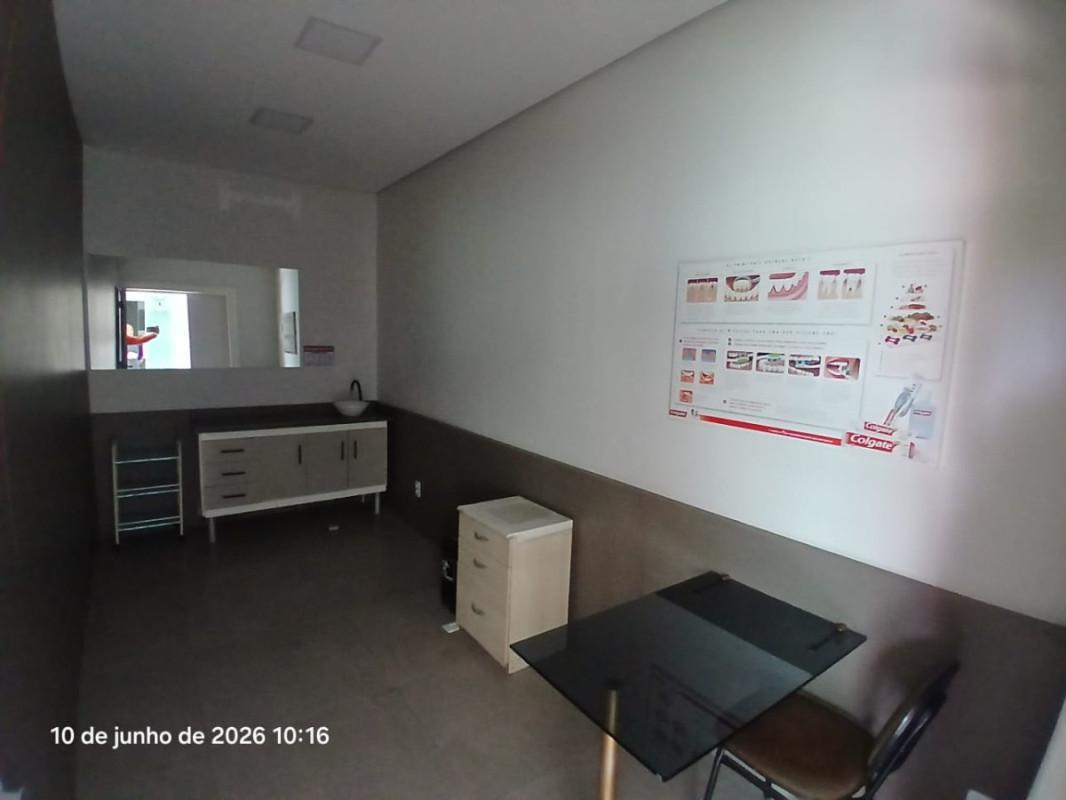 Casa Comercial, Planalto, 8 Quartos, 0 Vaga