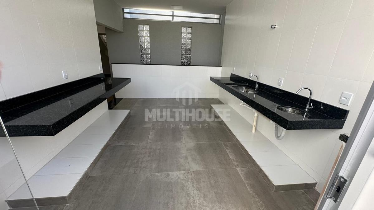 Casa, Vitória, 4 Quartos, 3 Vagas, 1 Suíte