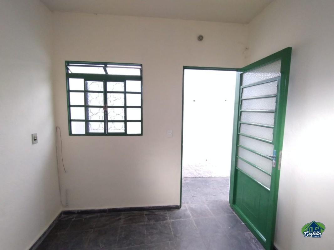 Casa, Nova Esperança, 7 Quartos, 0 Vaga