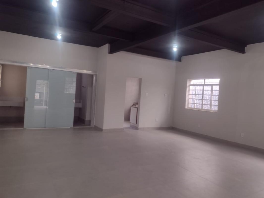 Casa Comercial, Prado, 0 Quarto, 1 Vaga