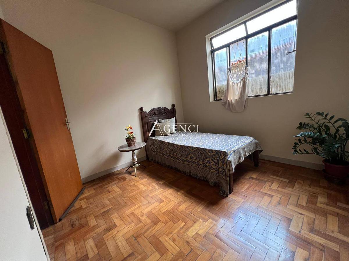 Casa, Camargos, 3 Quartos, 0 Vaga, 0 Suíte
