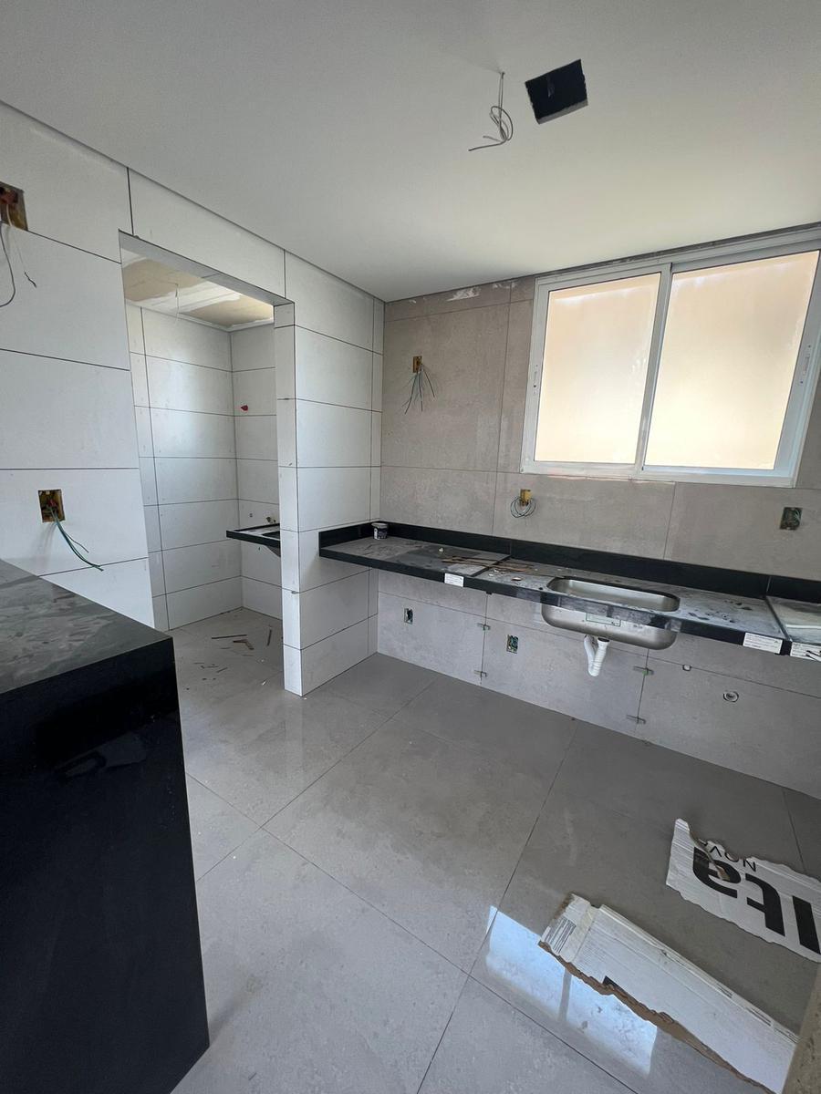 Cobertura, Manacás, 4 Quartos, 2 Vagas, 1 Suíte