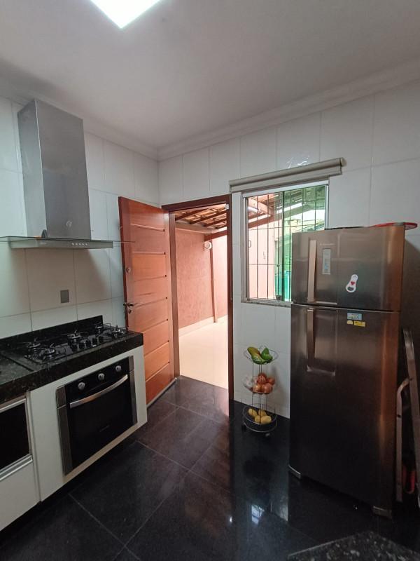 Casa, Cabral, 3 Quartos, 4 Vagas, 1 Suíte